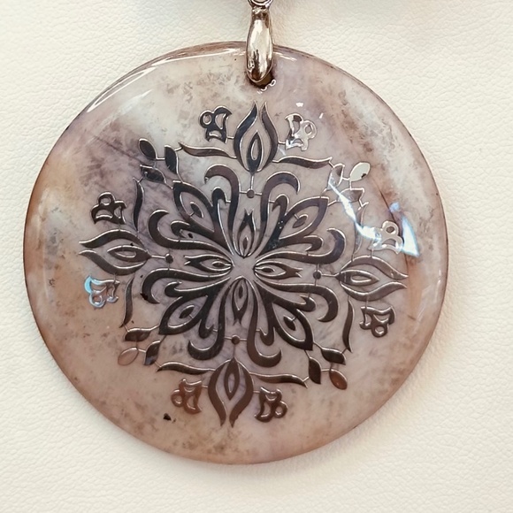 925 Sterling Silver chain Large Round Shell Pendant. Tan Beads w/Tibetan Spacers - Picture 2 of 4